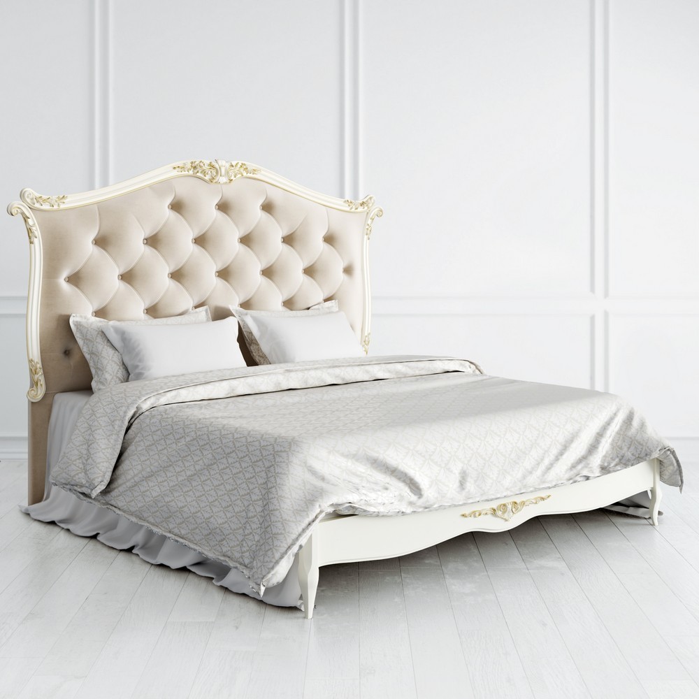 Кровать с мягким изголовьем 180*200 