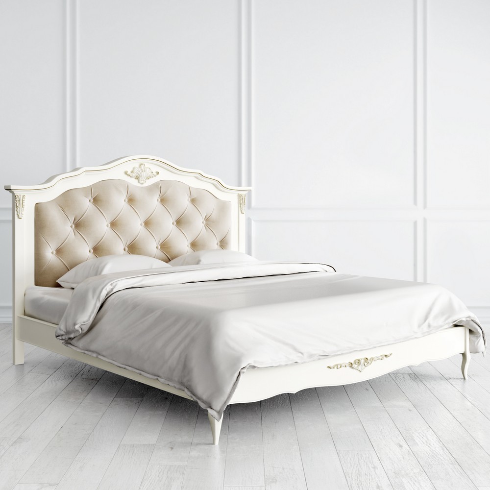 Кровать с мягким изголовьем 180*200 