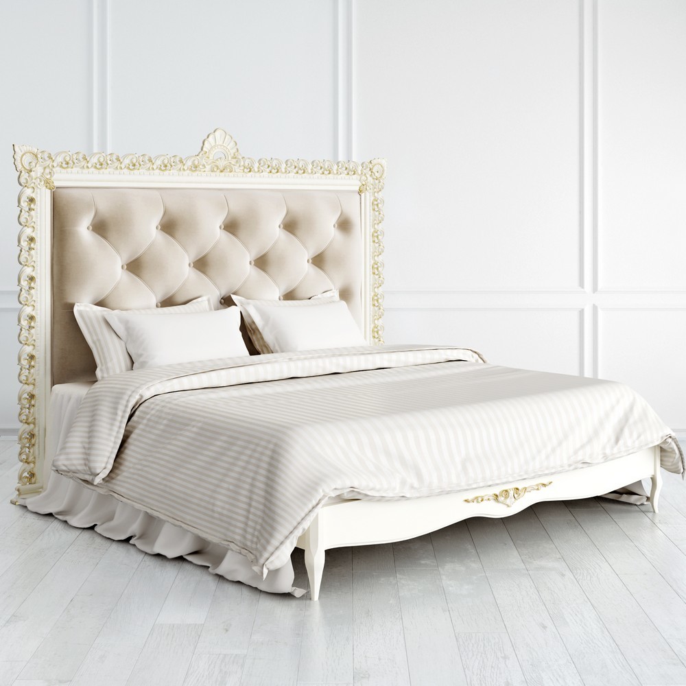 Кровать с мягким изголовьем 180*200 