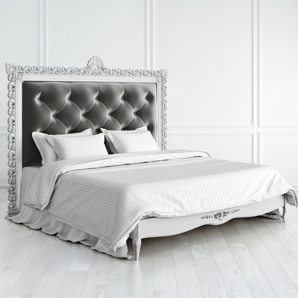 Кровать с мягким изголовьем 180*200 
