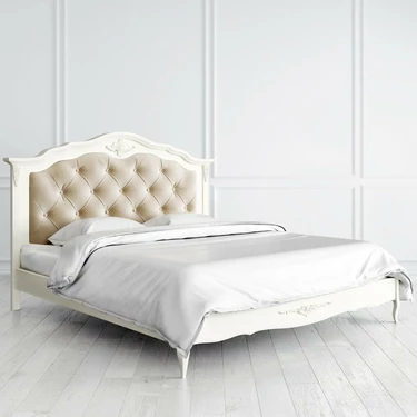 Кровать с мягким изголовьем 180*200 